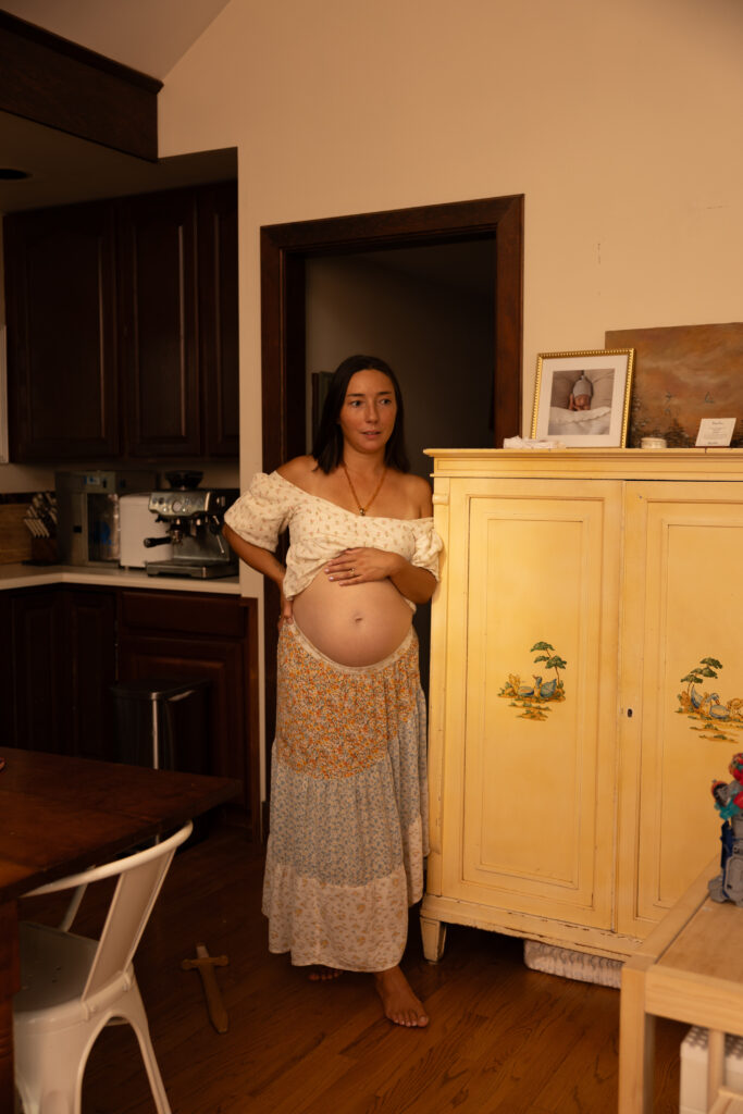 maternity photo in-home